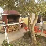 Lanterna Puntamika Apt. Near *