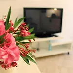 Lanterna Puntamika Apt. Near *