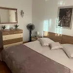 Lanterna Puntamika Apt. Near *