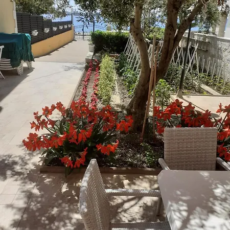 Apartmán Lanterna Puntamika Apt. Near Zadar