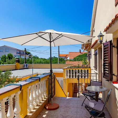 아파트 Lanterna Puntamika Apt. Near