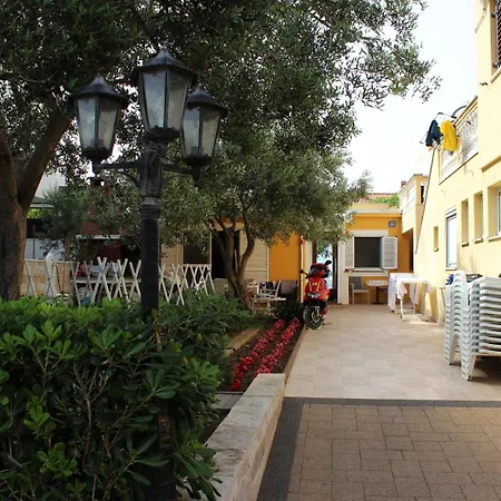 Lanterna Puntamika Apt. Near 아파트 자다르