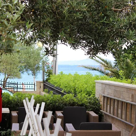 Апартаменты Lanterna Puntamika Apt. Near Задар