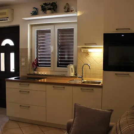 Lanterna Puntamika Apt. Near Апартаменты *