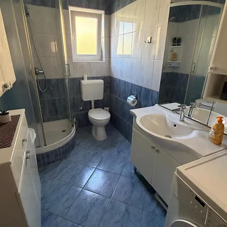 Lanterna Puntamika Apt. Near Apartmán Zadar