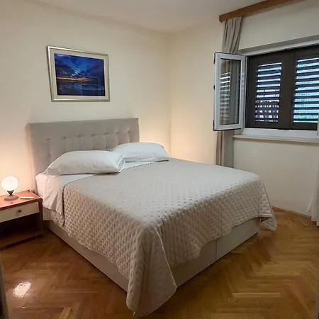 Apartmán Lanterna Puntamika Apt. Near *
