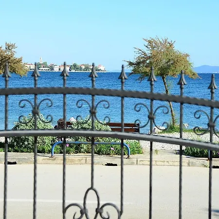 Apartmán Lanterna Puntamika Apt. Near