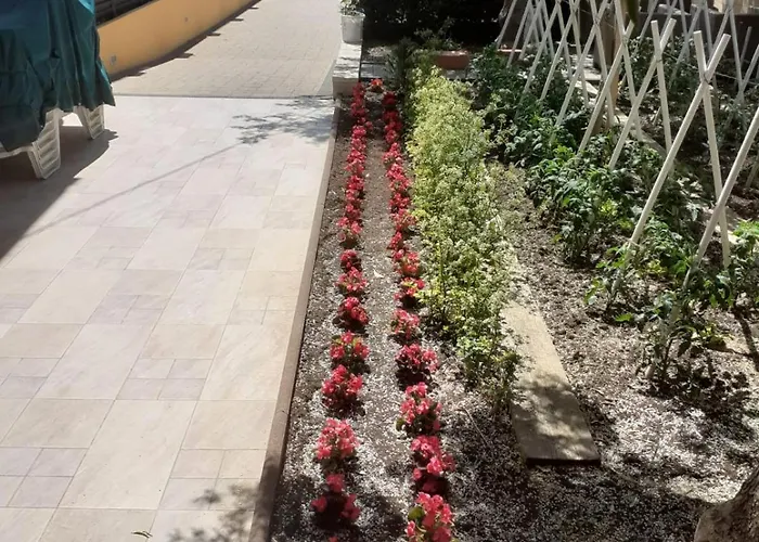 Lanterna Puntamika Apt. Near Apartman