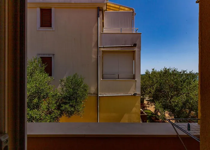 Lanterna Puntamika Apt. Near Apartman Zadar