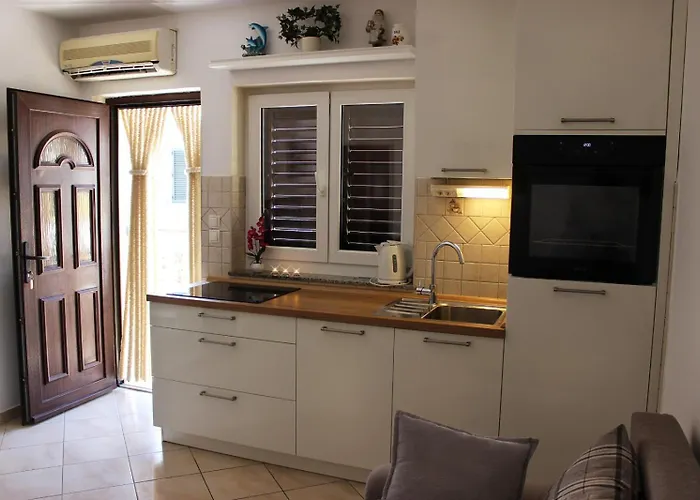 Apartman Lanterna Puntamika Apt. Near *