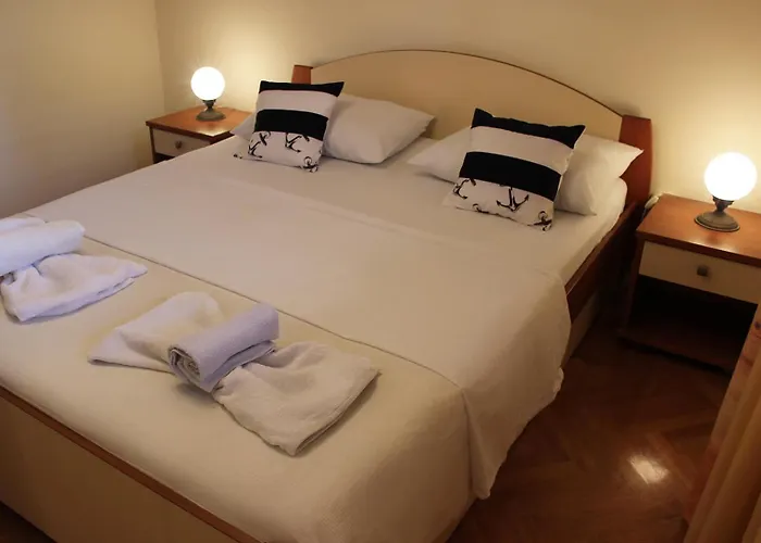 Lanterna Puntamika Apt. Near 자다르