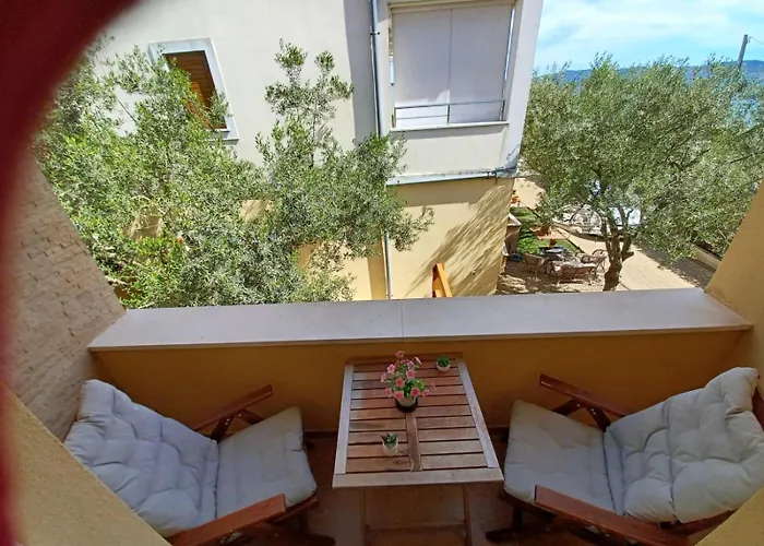 Lanterna Puntamika Apt. Near Zadar