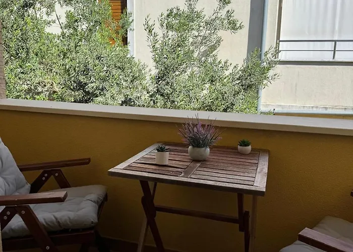 Lanterna Puntamika Apt. Near Apartman *