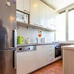 Lanterna Puntamika Apt. Near *