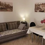 Apartment Lanterna Puntamika Apt. Near