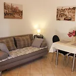 Lanterna Puntamika Apt. Near * זאדאר