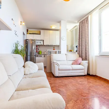 Lanterna Puntamika Apt. Near * Ζαντάρ