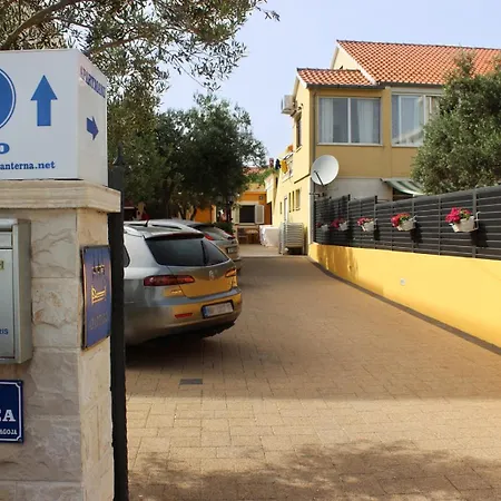 Lanterna Puntamika Apt. Near * 자다르