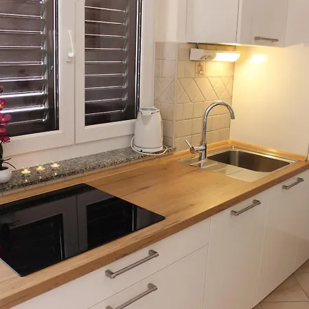 Apartman Lanterna Puntamika Apt. Near
