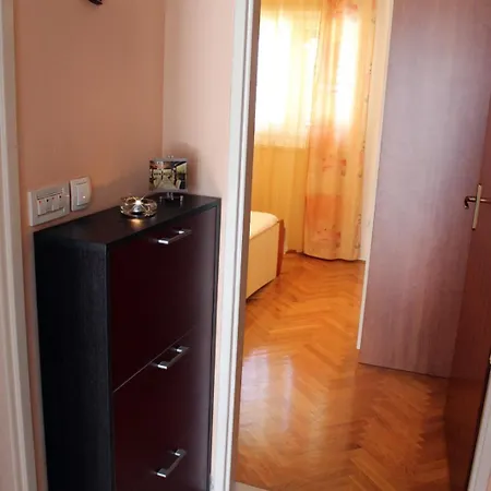 Lanterna Puntamika Apt. Near * Zára