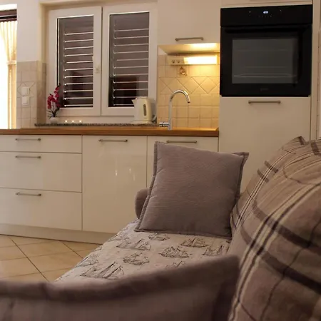 Διαμέρισμα Lanterna Puntamika Apt. Near Ζαντάρ