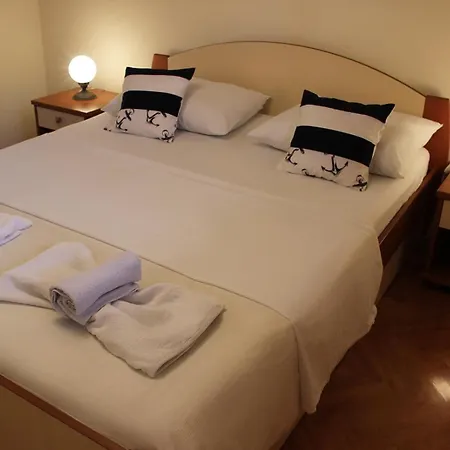 Lanterna Puntamika Apt. Near Ζαντάρ