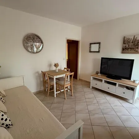 Lägenhet Lanterna Puntamika Apt. Near