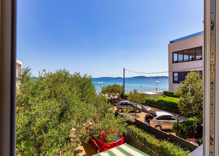 Lanterna Puntamika Apt. Near