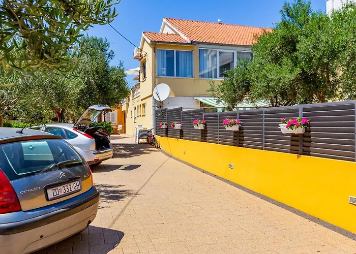 Lanterna Puntamika Apt. Near Задар