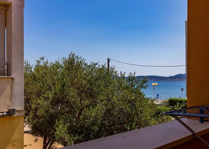 Апартаменты Lanterna Puntamika Apt. Near Задар