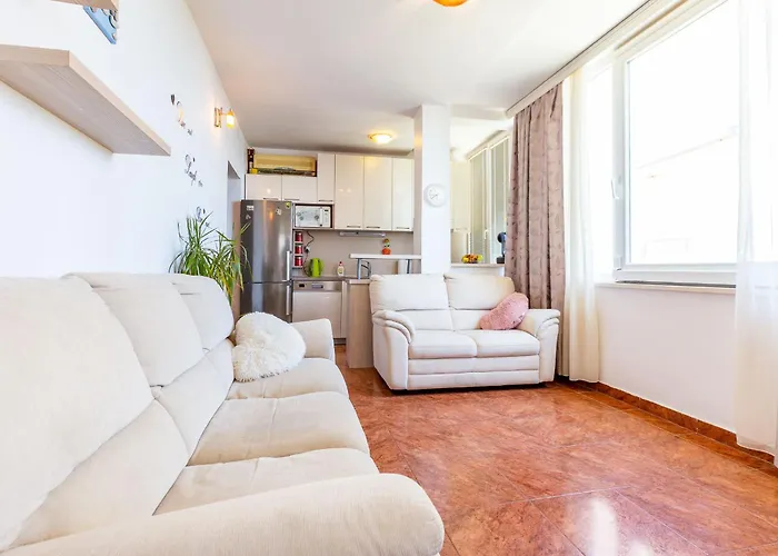 Lanterna Puntamika Apt. Near * 자다르