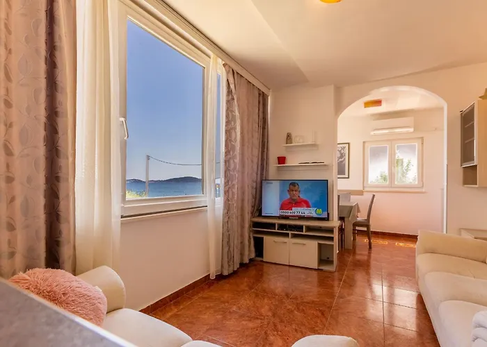 Lanterna Puntamika Apt. Near * 자다르