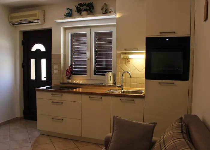 Lanterna Puntamika Apt. Near Апартаменты *